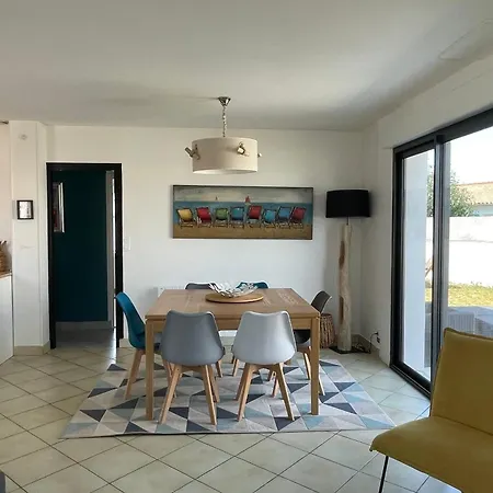 Large House With Garden In Marie De Ré *