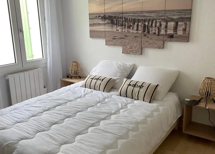 Large House With Garden In Marie De Ré