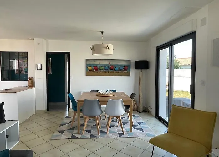 Large House With Garden In Marie De Ré Sainte-Marie-de-Ré