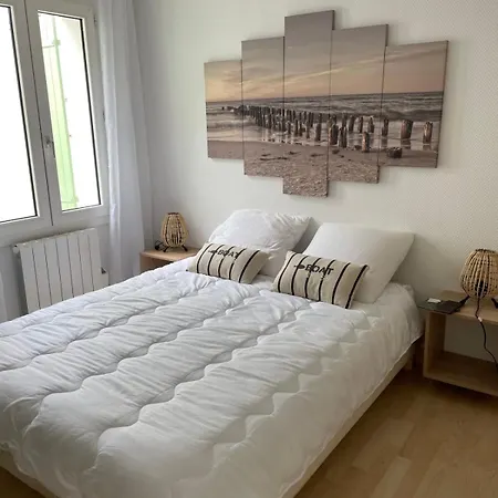 Large House With Garden In Marie De Re