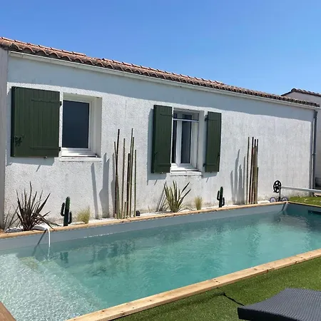Large House With Garden In Marie De Re Feriehus