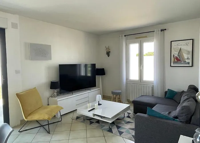 Large House With Garden In Marie De Re Nyaraló *