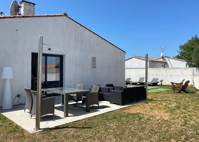 Nyaraló Large House With Garden In Marie De Re